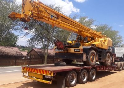 Earth moving equipment transport